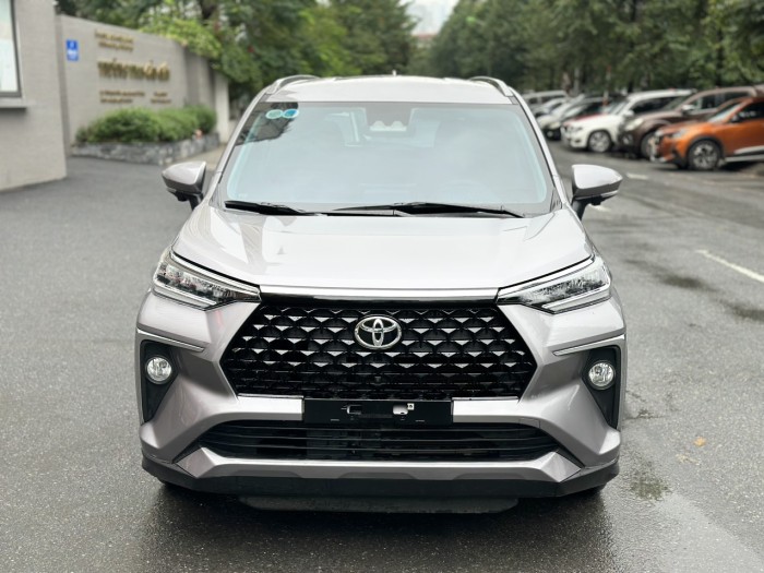 Toyota Veloz Cross 2023 1.5CVT Ghi Bạc.